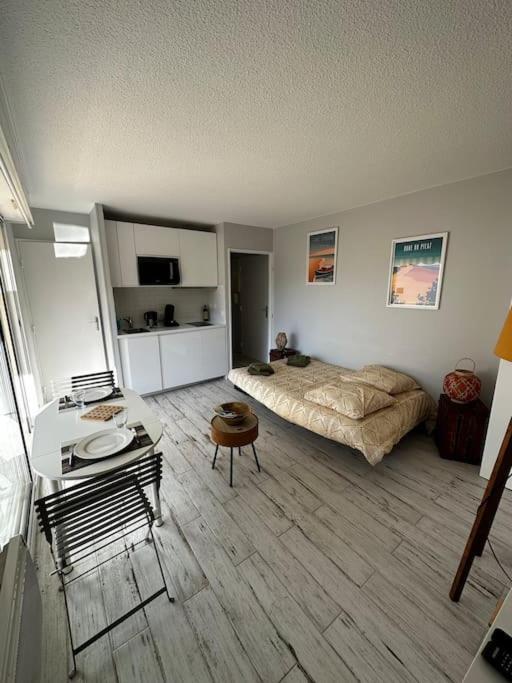 Apartment Centre